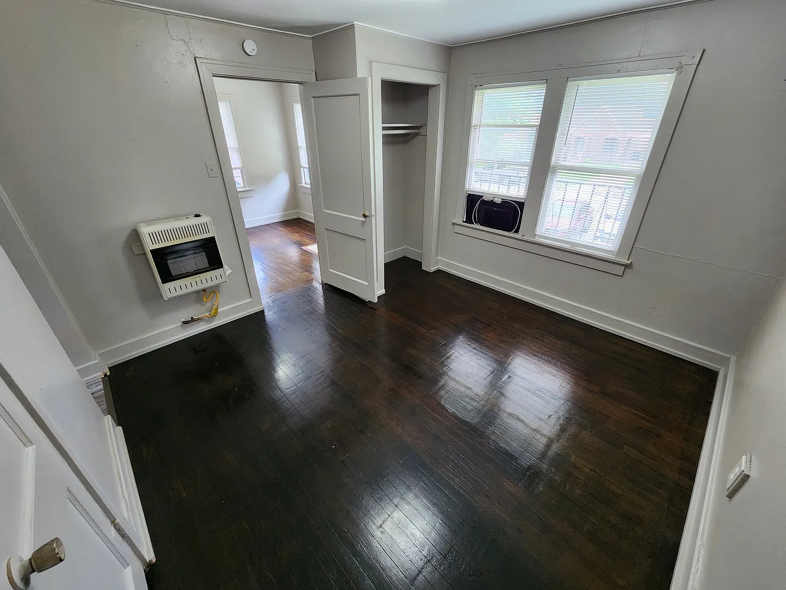809 1/2 E. 17th, Dempsie - 1 — Photo 2