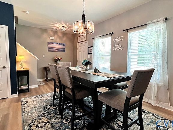 5th image of 223 Whiteside Rd