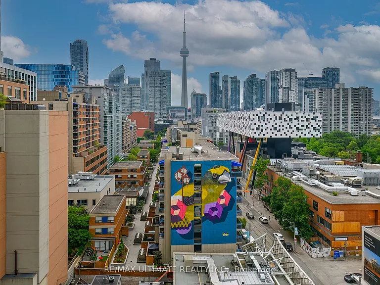 280 Dundas St W #1011 — Photo 4