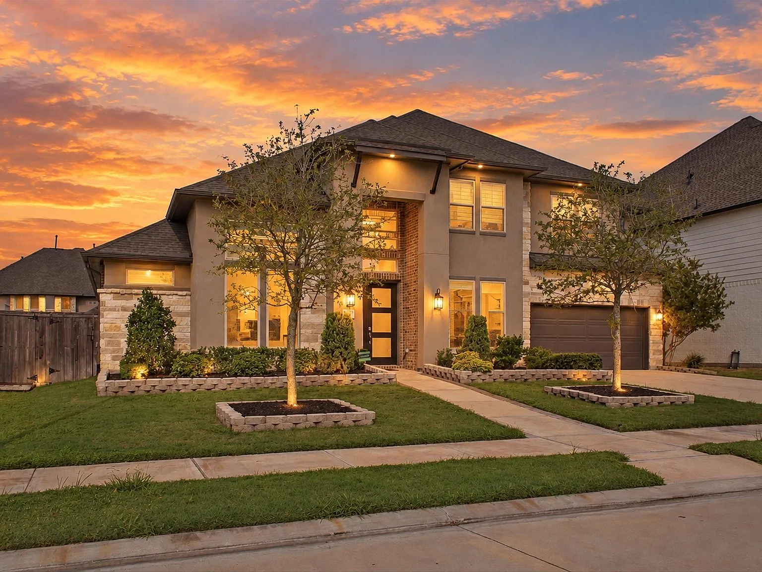 5 bed, 5.5 bath, 4484 sqft, $5,400 — Photo 1