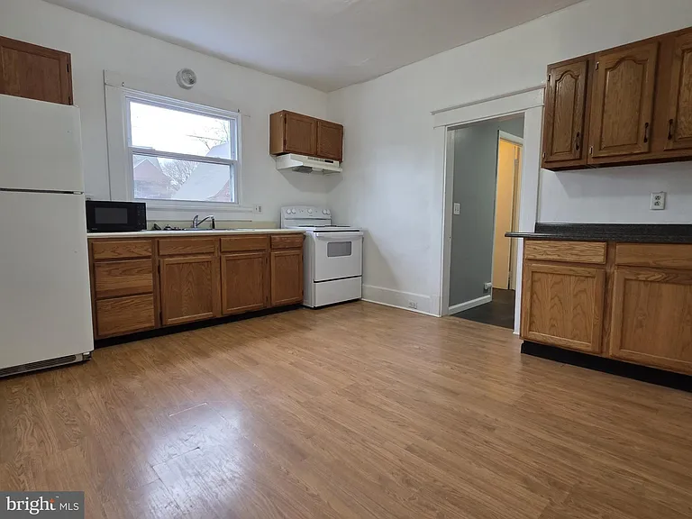 2 E Milby St — Photo 10