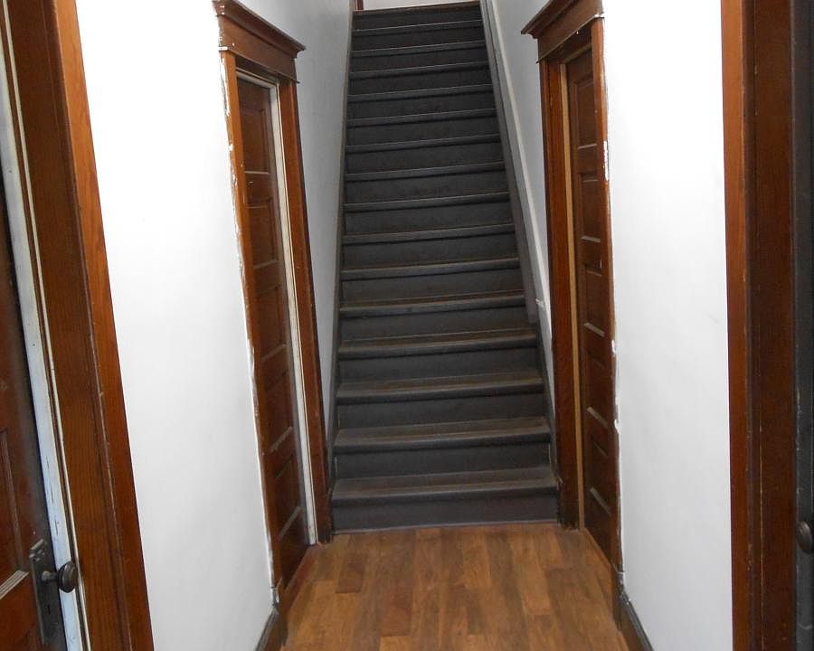 2nd image of 1806 Green Ridge St APT 2