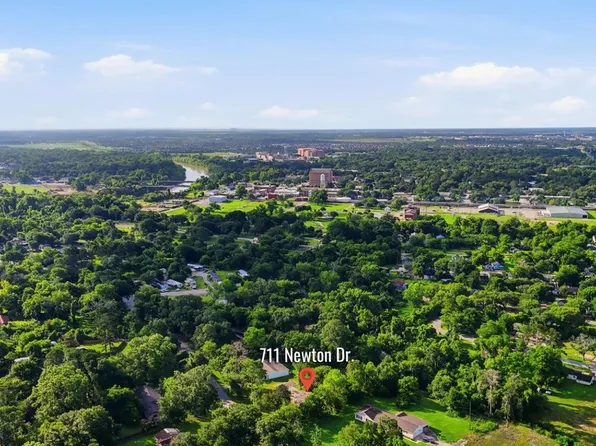 711 Newton Drive, Richmond, TX 77469