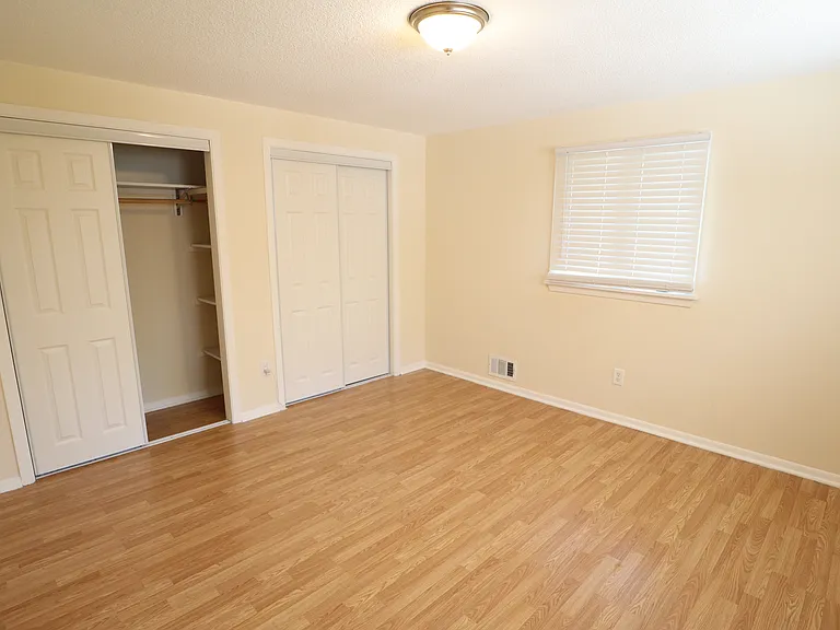 74 Meyerhill Cir E — Photo 11