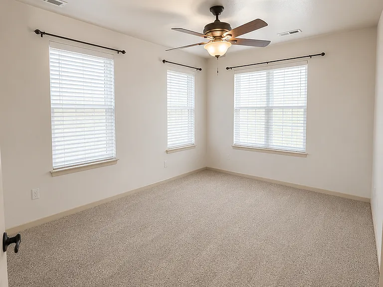 21206 Tallman Ct — Photo 17
