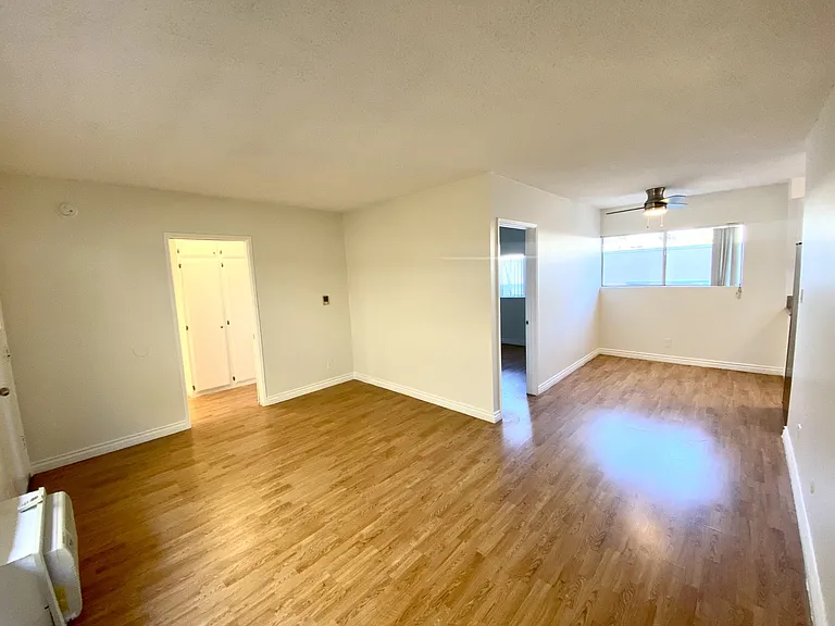1543 N Bronson Ave #317 — Photo 16