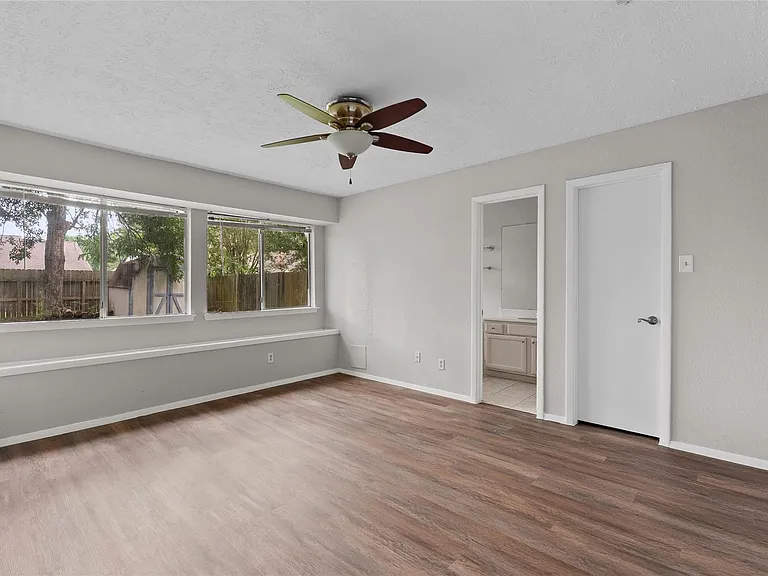2819 Sugar Wood Dr — Photo 13