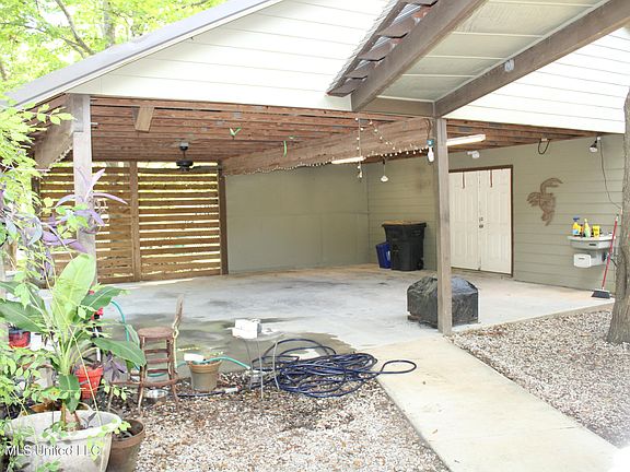 5th image of 1533 Albacore Dr