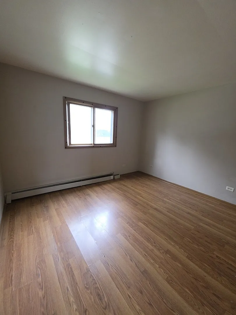 2 bed, 700 sqft, $1,550 — Photo 3