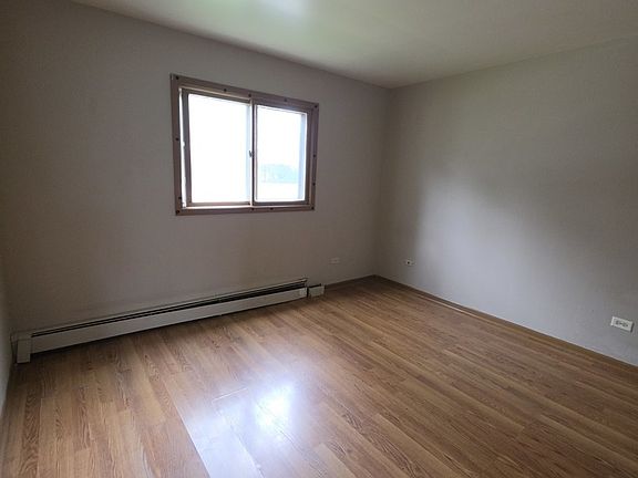 3rd image of 1335 Abbott Dr APT 3