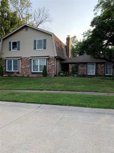 1853 Rockmoor Dr, Chesterfield, MO, 63017