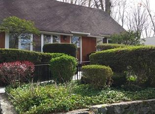 20 Tomahawk Dr, White Plains, NY 10603