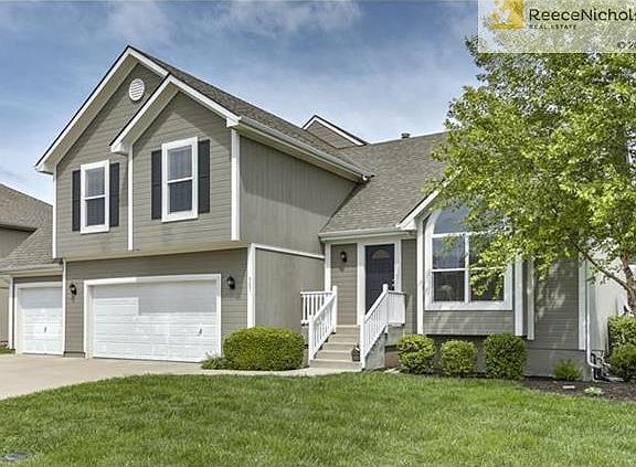 Lovely corner lot offers plenty of greenspace for outdoor fun and activity PLUS, note the 3-car garage!!