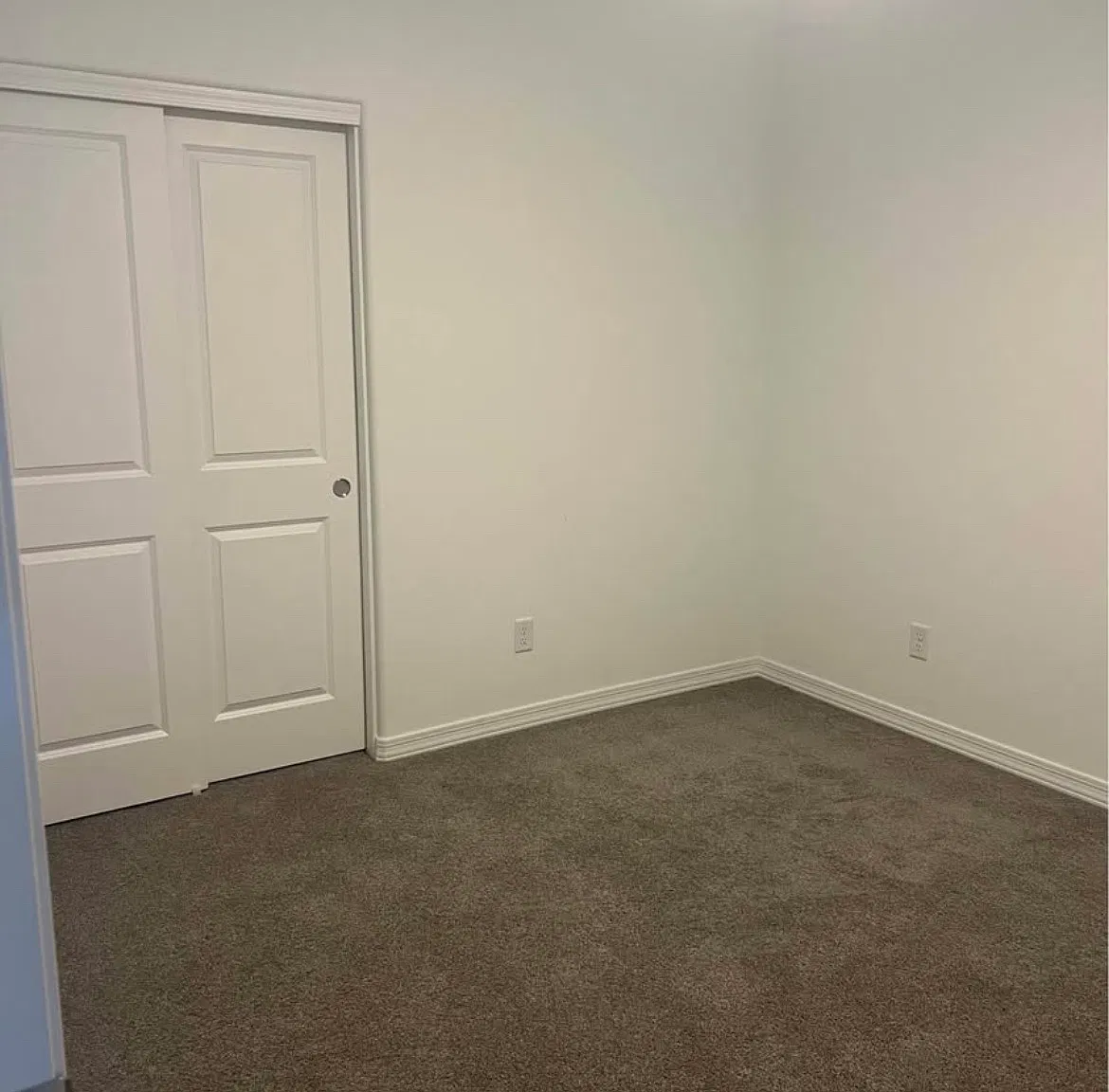 3 bed, $900 — Photo 2