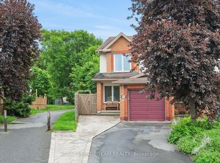 70 College Cir, Ottawa, ON K1K4R8
