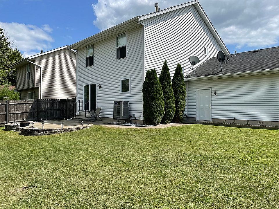 2nd image of 2429 Glen Cir W