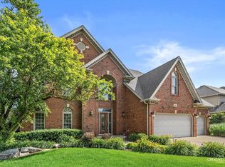 3811 Sunburst Ln, Naperville, IL 60564