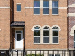 822 E Pershing Rd, Chicago, IL 60653