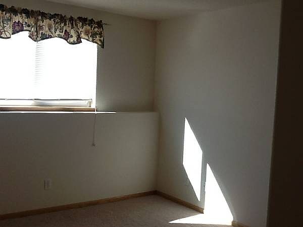1st image of 781 14th Ave E