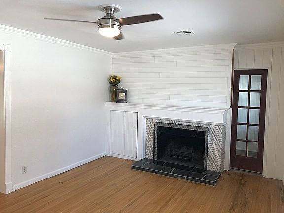2nd image of 1926 S Knoxville Ave
