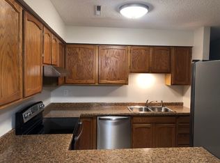 3240 Parkwild Dr APT 2D, Bettendorf, IA 52722