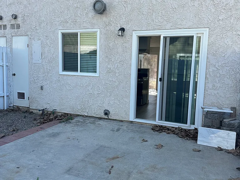 217 W Carroll Ave — Photo 22