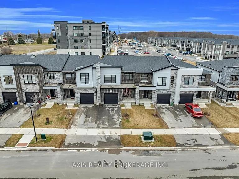 2978 Turner Cres — Photo 4