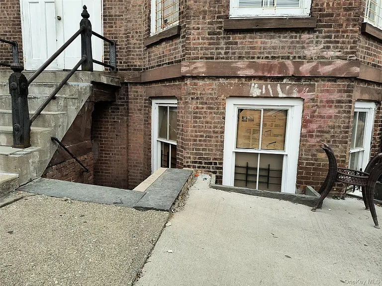 22 Gidney Ave #LOWER LEVEL — Photo 1
