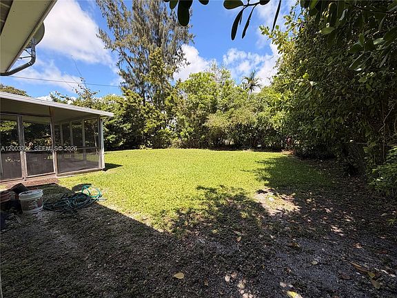 4th image of 5765 SW 48th St