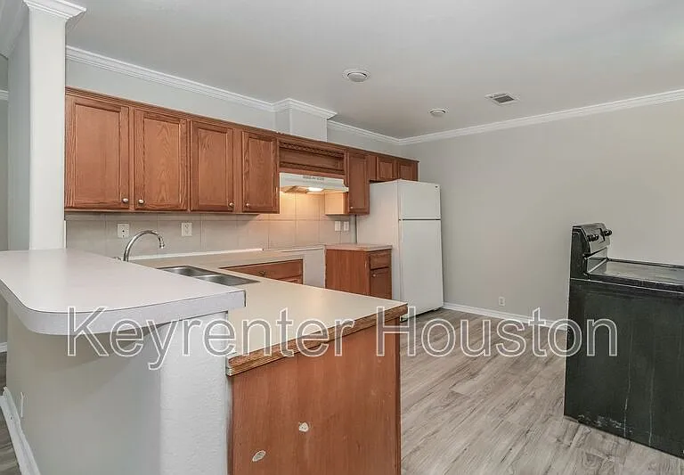 829 Marjorie St #B — Photo 9