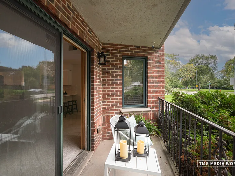 616 E 5th Ave #101 — Photo 4