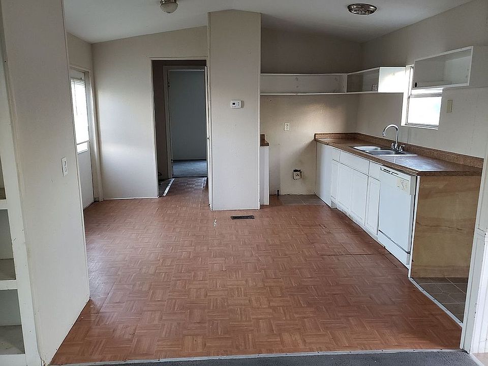 1st image of 1907 Birch St #821