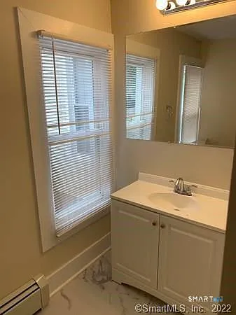 211 W Thames St #1 — Photo 9