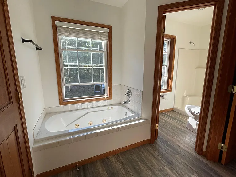 687 Crescent Lake Rd — Photo 22