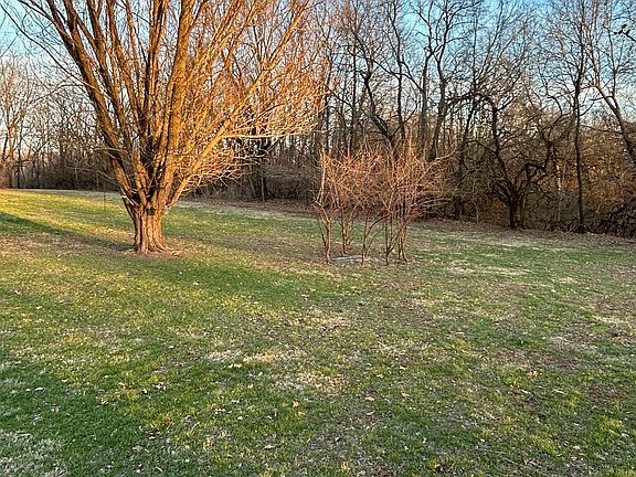 3rd image of 180 Etherton Ln