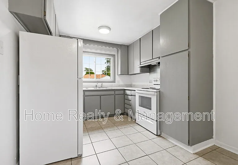 10712 Loren Ln — Photo 14