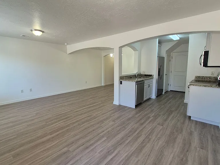 1000 E Bluffview Dr #118 — Photo 43