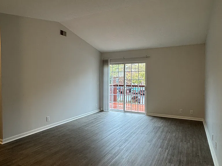Woodfield — Photo 2