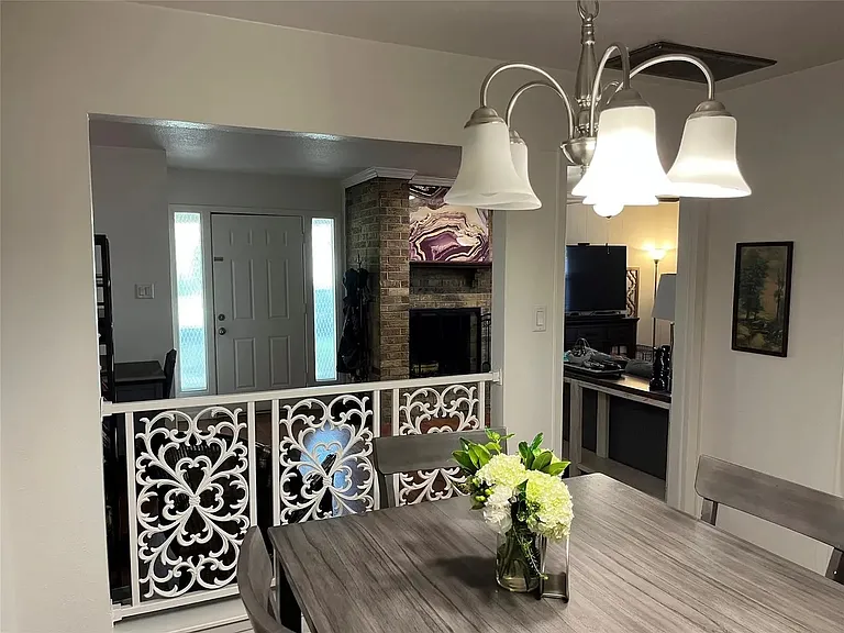2214 Vanderbilt Ct — Photo 8