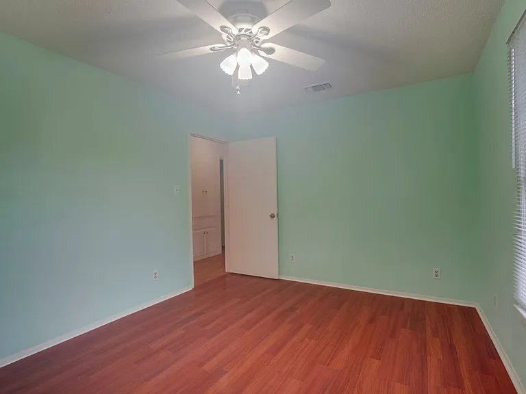 506 E Palm Valley Blvd — Photo 12