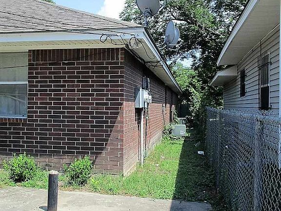 2nd image of 1216 Bagby Ave