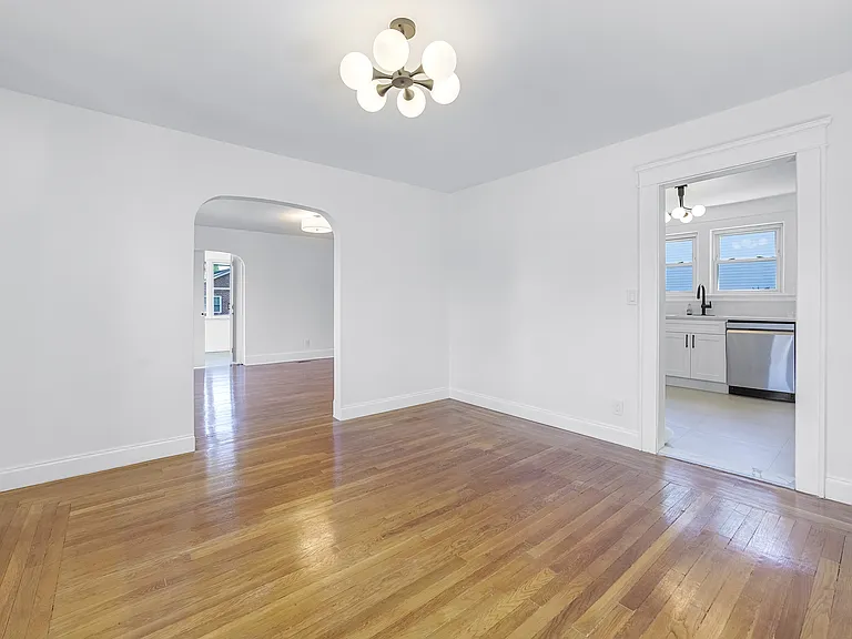 135 E Linden Ave — Photo 15