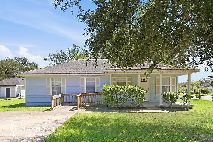3697 Wood Creek Ln