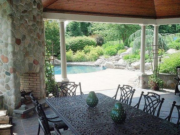 2nd image of 107 Aspen Dr