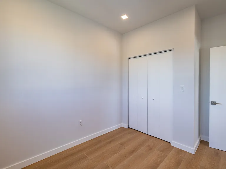 1376 SW 4th St #401 — Photo 4
