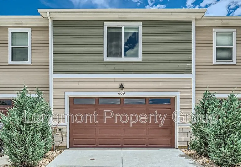 609 Stonebridge Dr — Photo 2