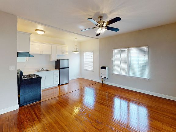 3rd image of 2410 S Budlong Ave APT B