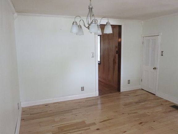 5th image of 60 Miner St