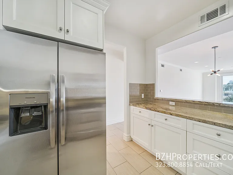 1050 S Holt Ave #404A — Photo 4