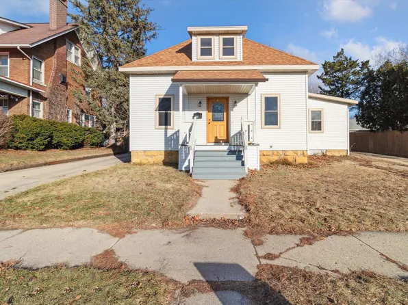 2015 8th St, Monroe, WI 53566